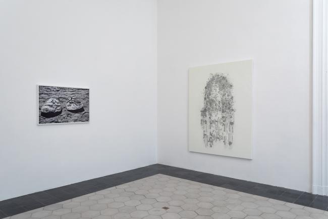 Installation view (Senga, Kuitca)